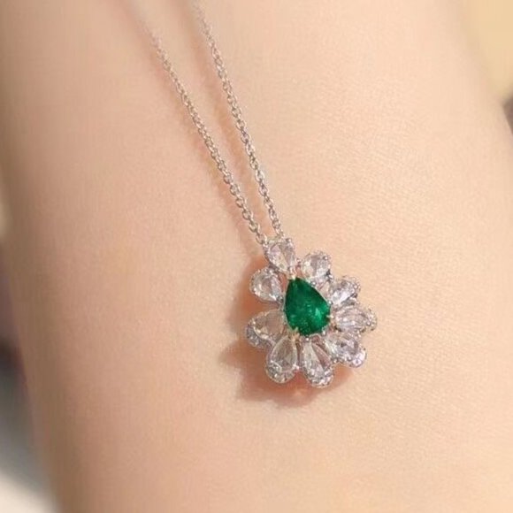 Jewelry - ❤️New Trendy CZ Silver Color Green Pendant Necklace, GPMB1396
